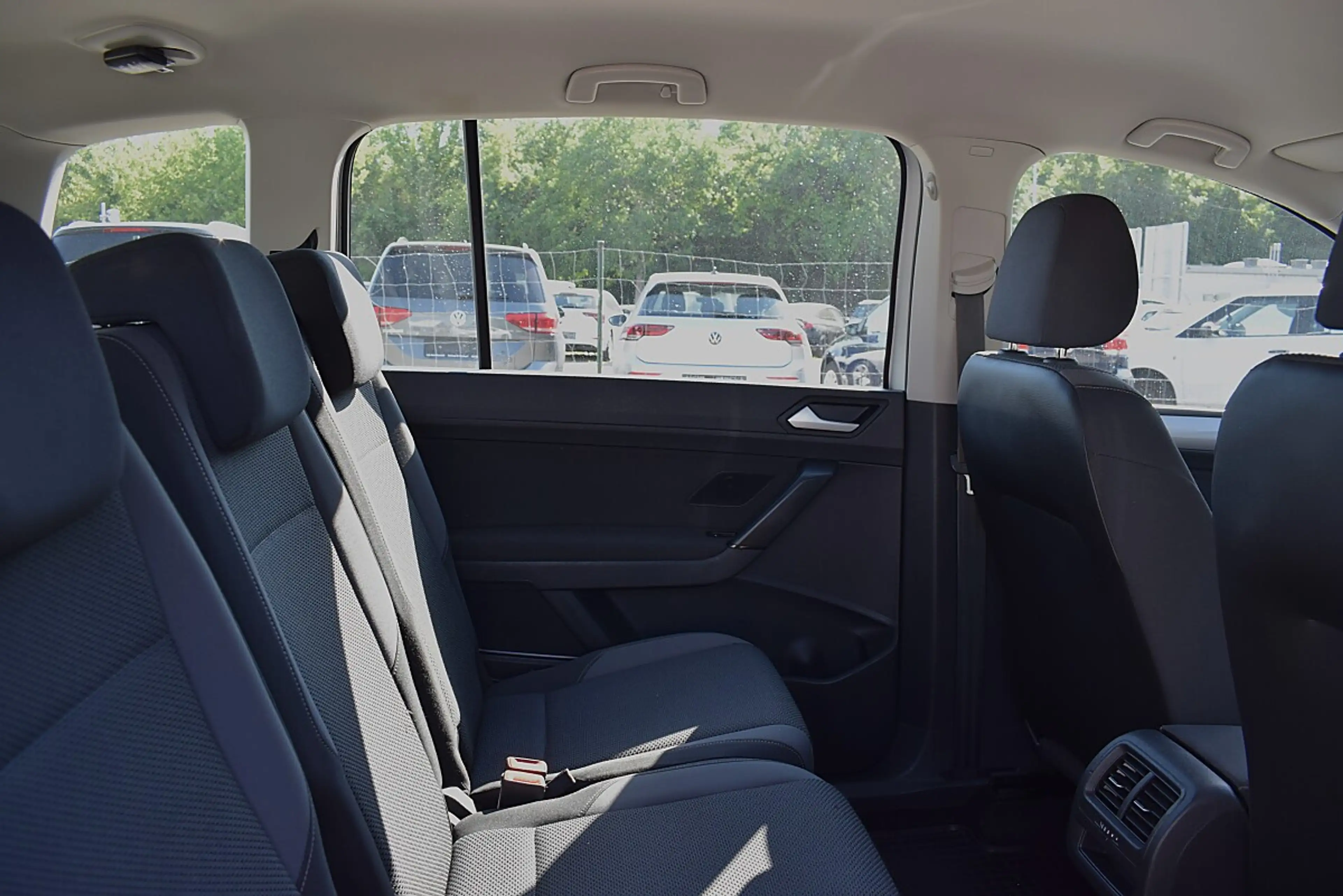 Volkswagen Touran 2,0 SCR TDI DSG — photo 10