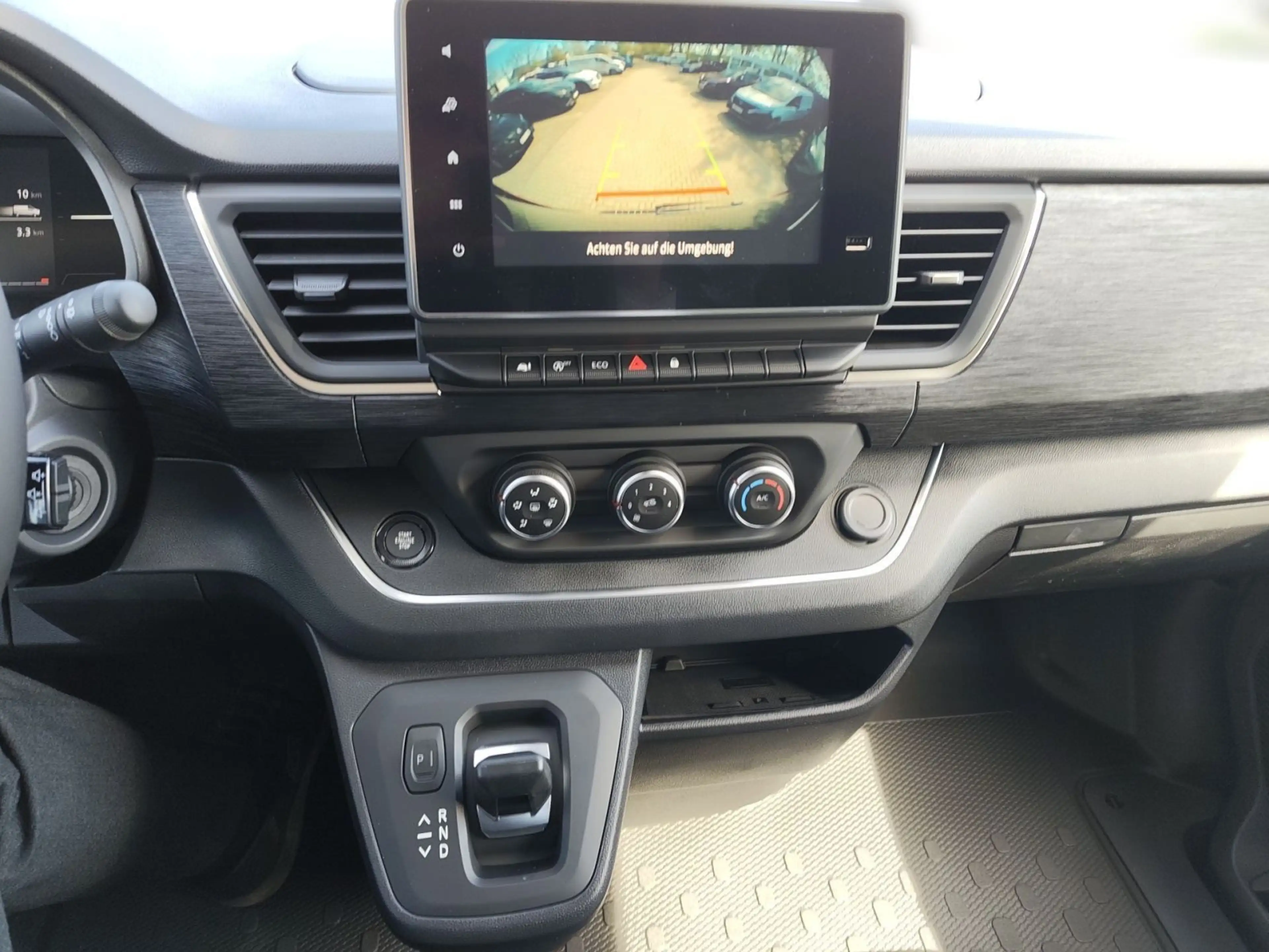 Nissan Primastar Kombi9 L2H1 3,0t — photo 9