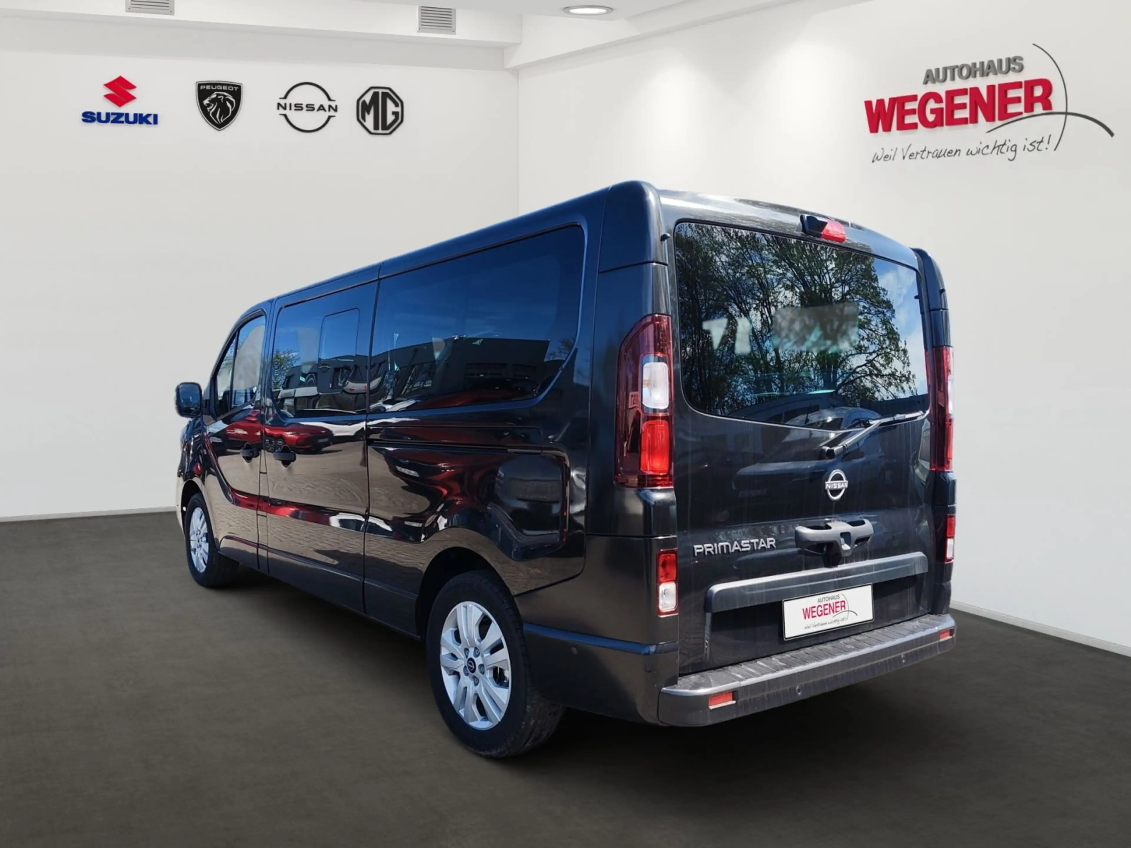Nissan Primastar Kombi9 L2H1 3,0t — photo 4