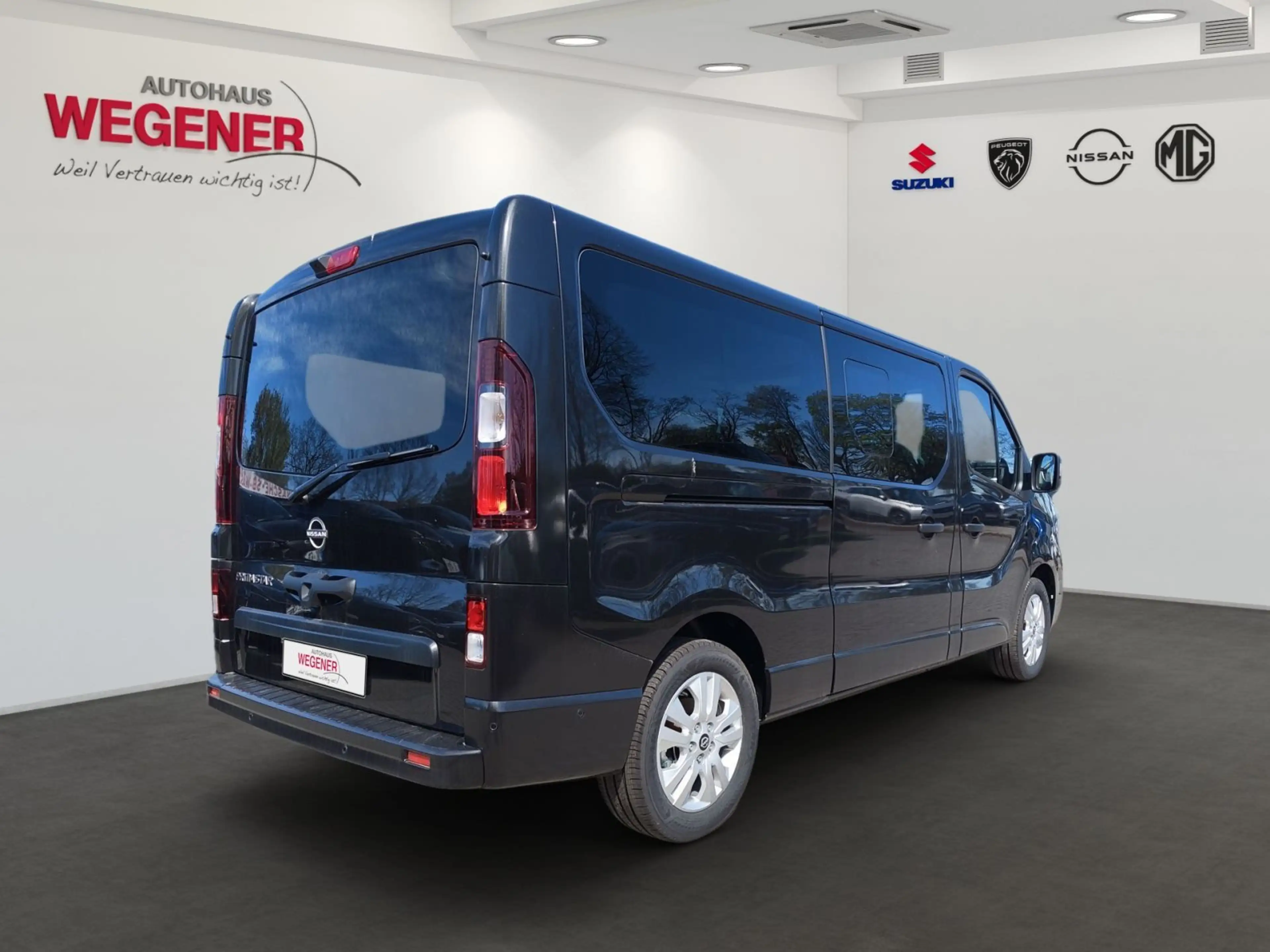Nissan Primastar Kombi9 L2H1 3,0t — photo 3