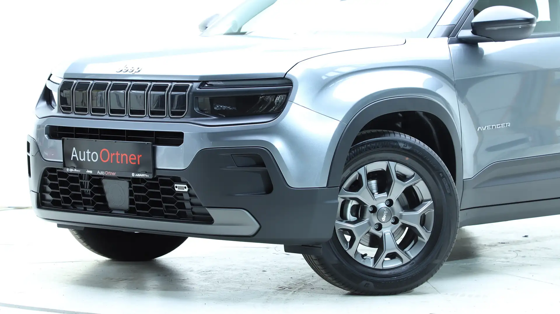 Jeep Avenger Altitude Navi, Keyless, Sitzheizg, Cam Grau - 2