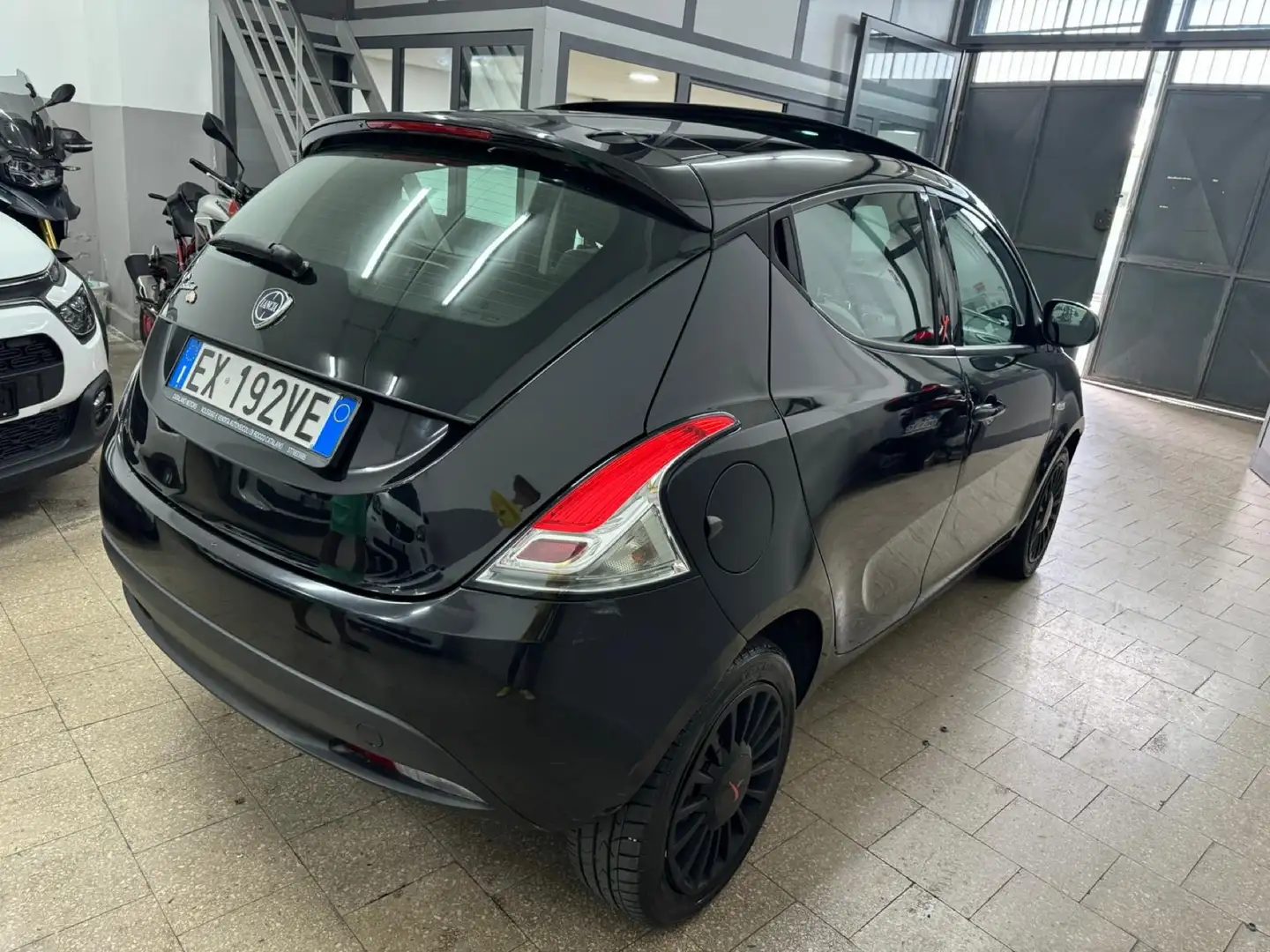 Lancia Ypsilon 1.3 mjt Elefantino s&s 95cv E5+ - 2