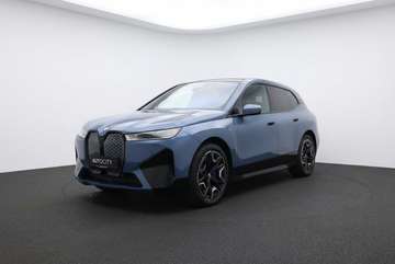 iX 40 xDrive M Sport Pano l HUD l 360 Camera l H&K