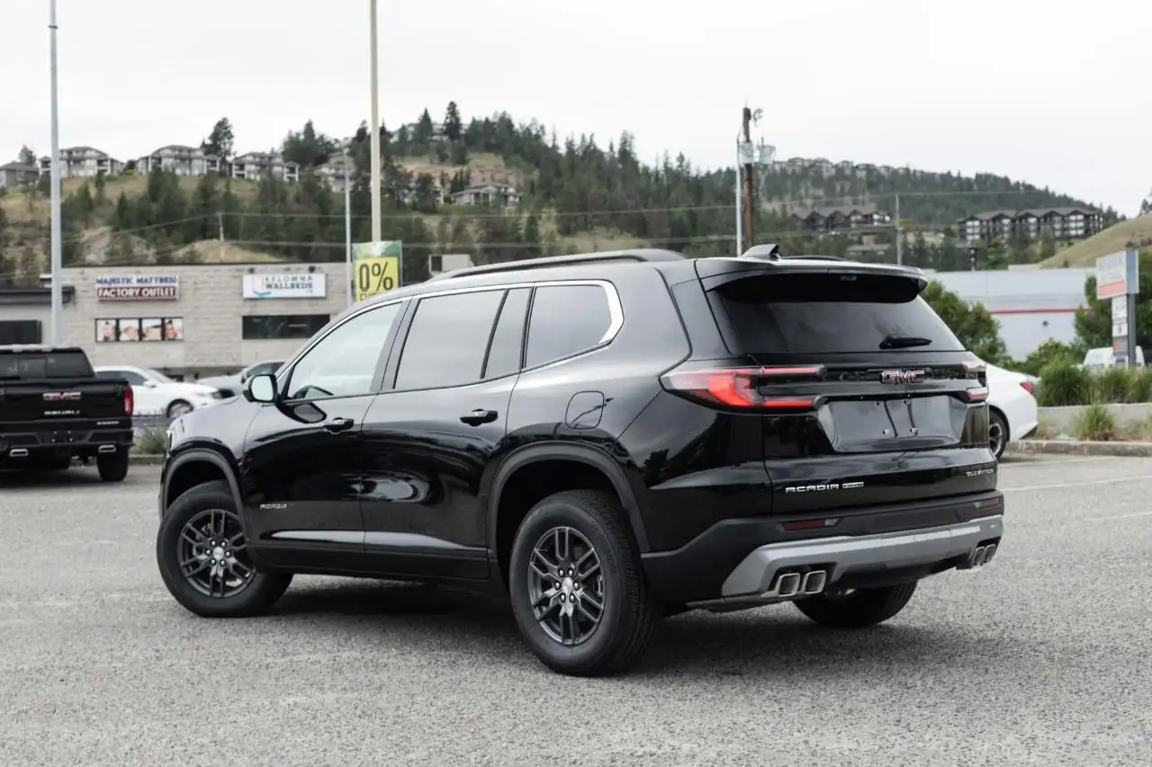 GMC Acadia снимка GMC Acadia