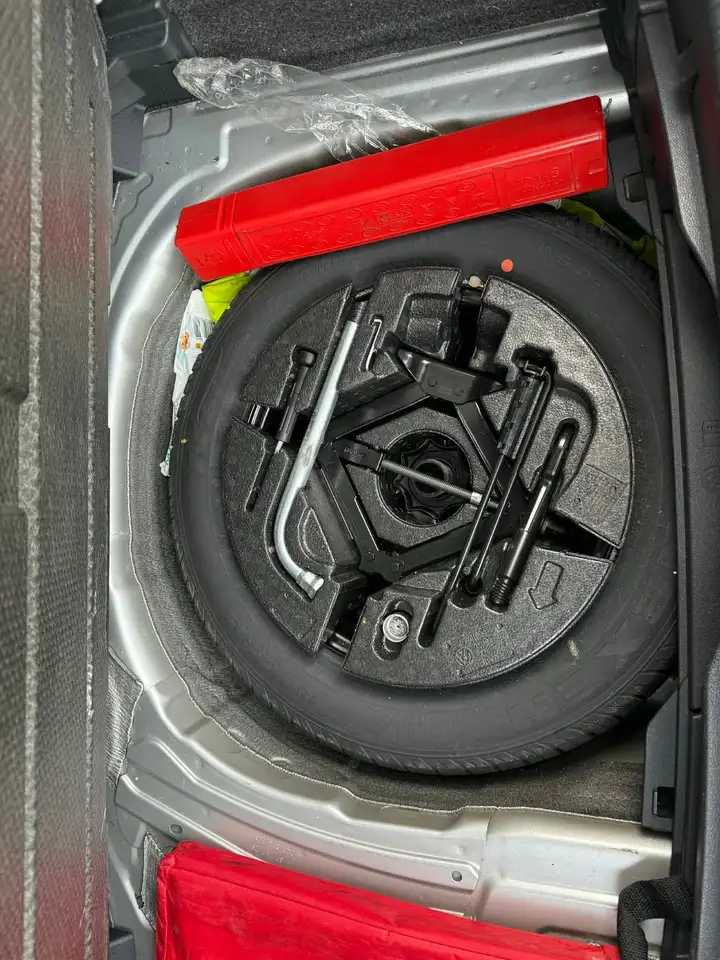 Volkswagen Polo Citadine 5 portes — photo 8