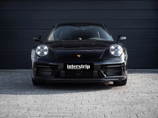 Porsche 911 view 2