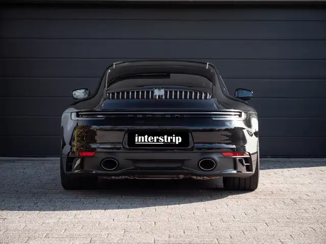 Porsche 911 view 5
