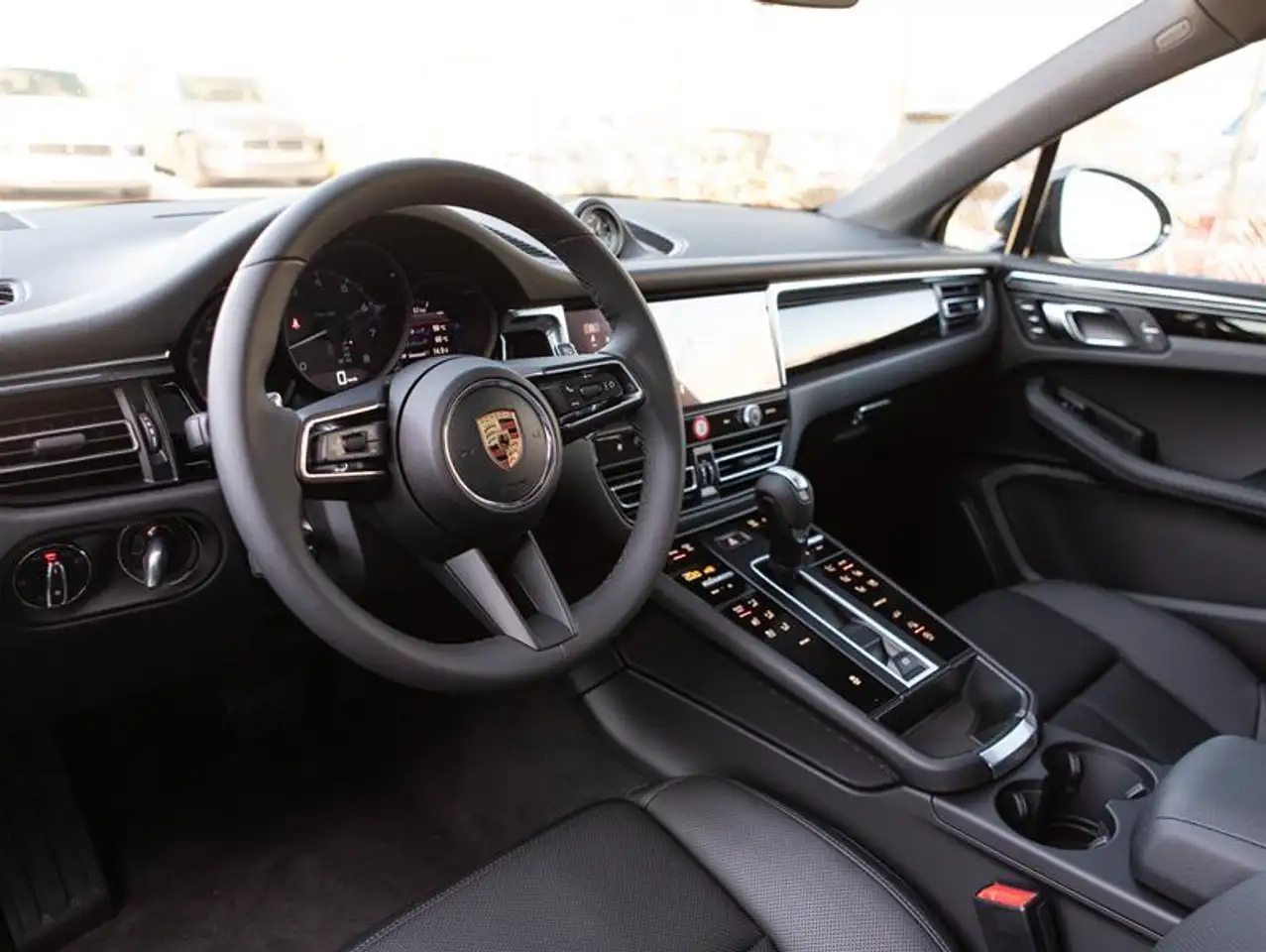 Porsche Macan снимка Porsche Macan