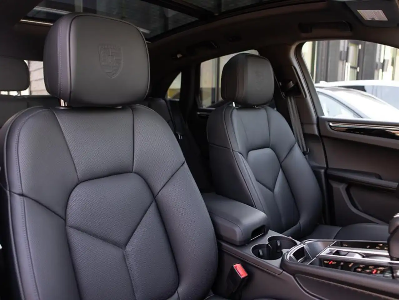 Porsche Macan снимка Porsche Macan