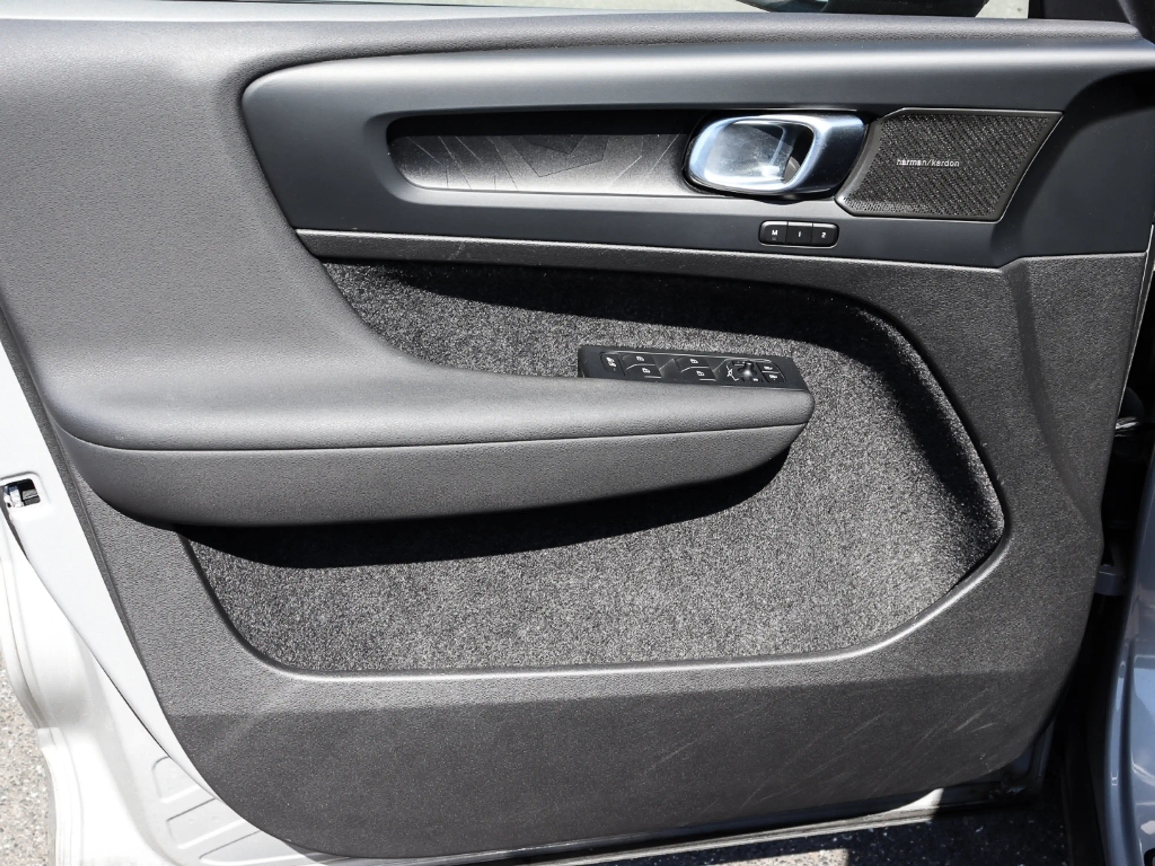 Volvo C40 Ultimate Recharge Pure Electric AWD StandHZG AHK D — photo 10