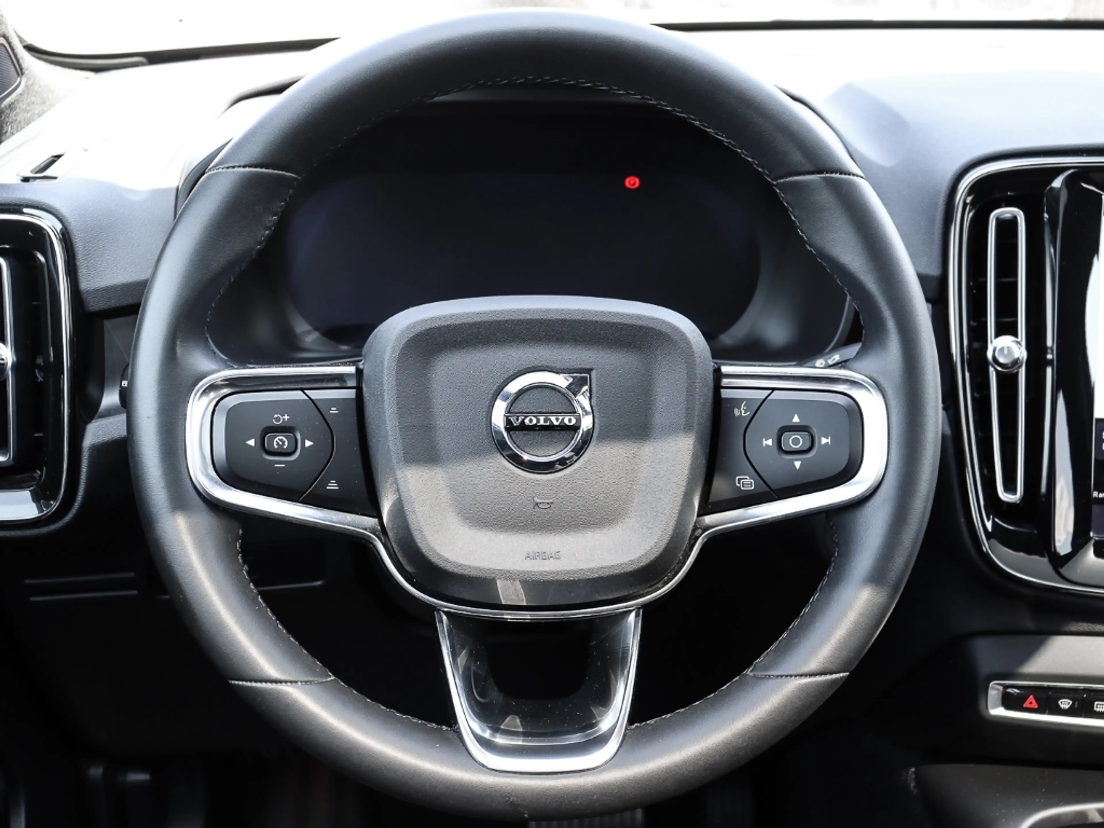 Volvo C40 Ultimate Recharge Pure Electric AWD StandHZG AHK D — photo 6