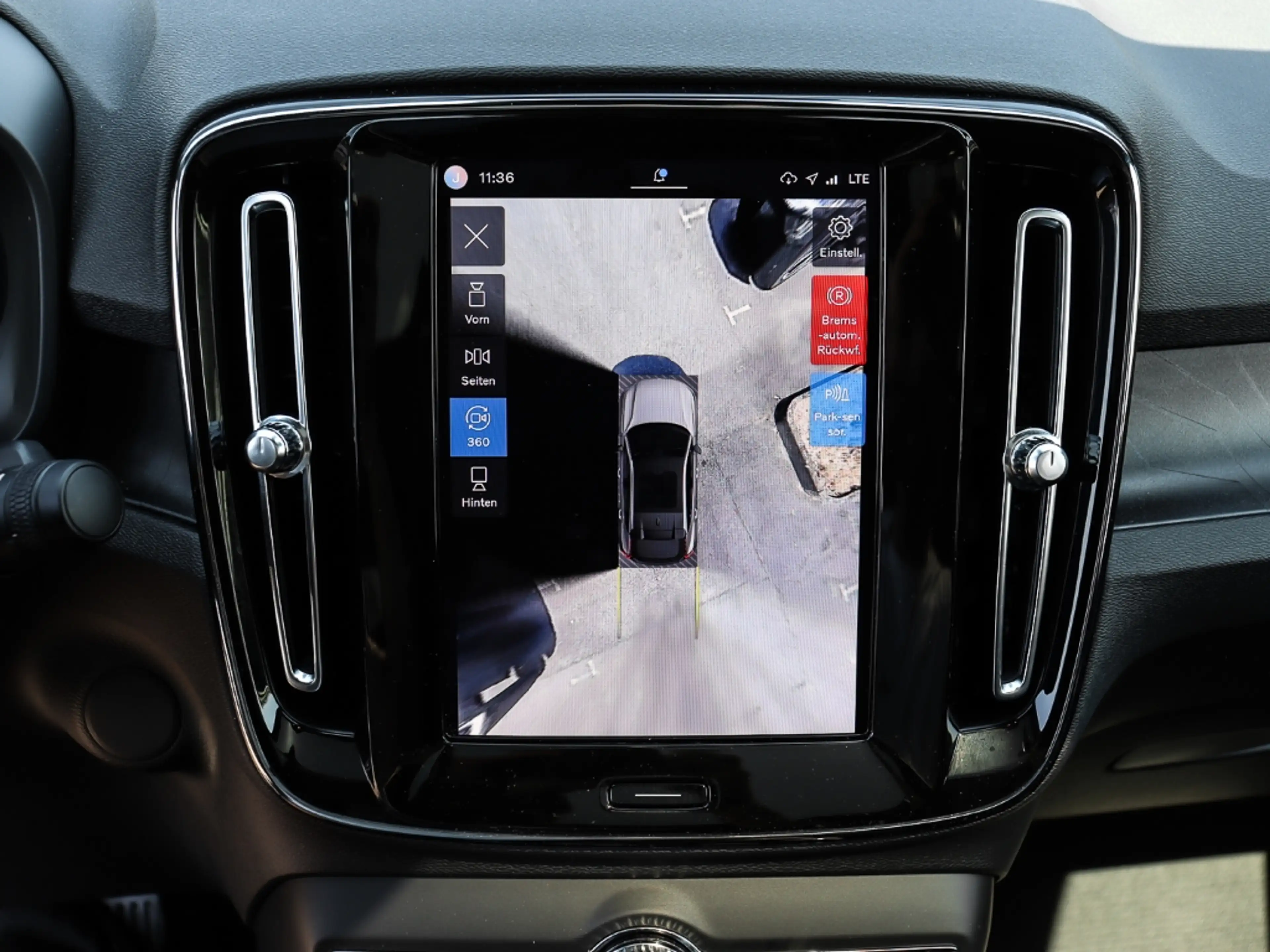 Volvo C40 Ultimate Recharge Pure Electric AWD StandHZG AHK D — photo 9