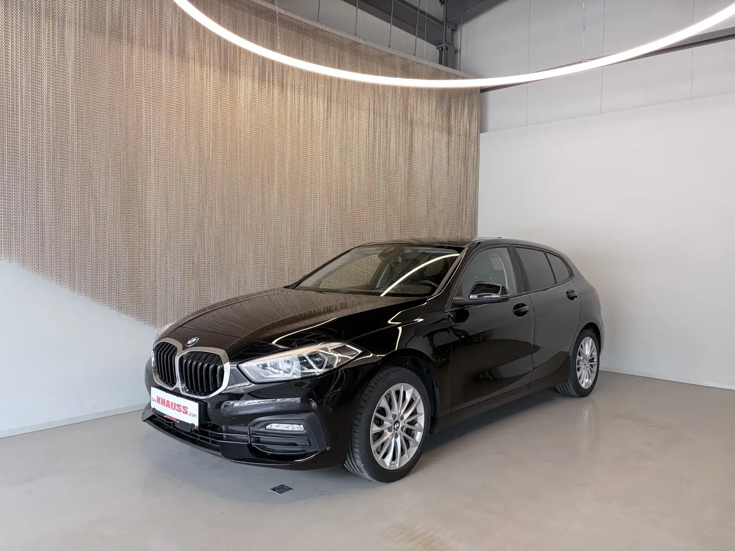 BMW 120 d xDrive Schwarz - 1