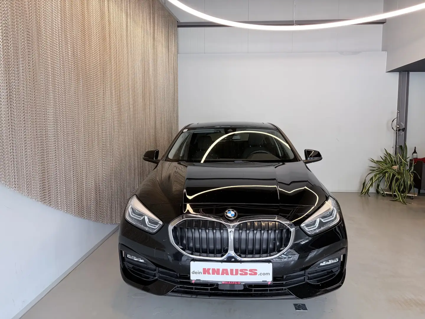 BMW 120 d xDrive Schwarz - 2