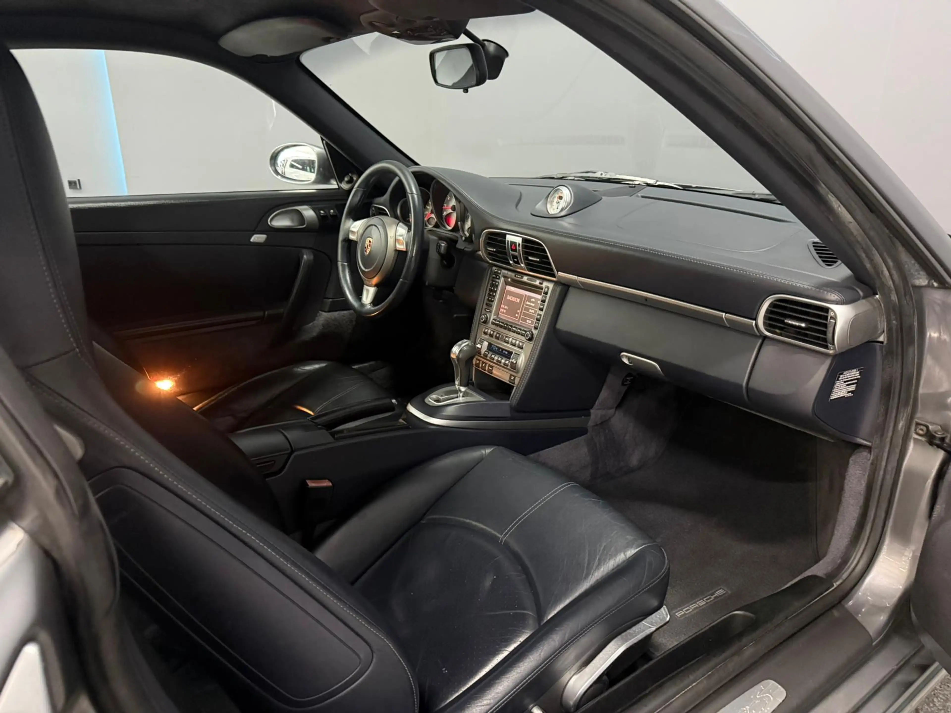 Porsche 911 3.8 Carrera S — photo 3