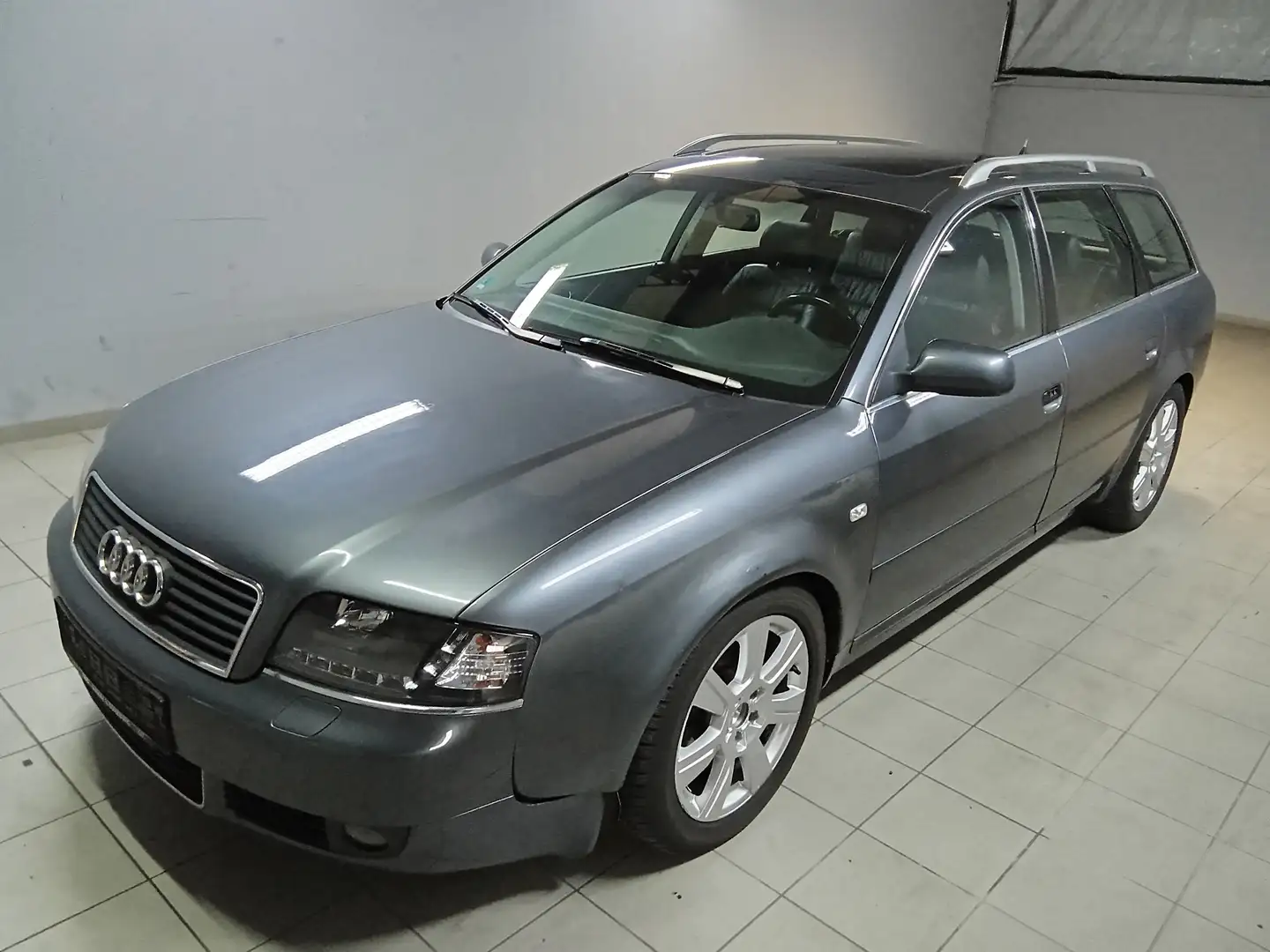Audi A6 2.5 TDI Gris - 1