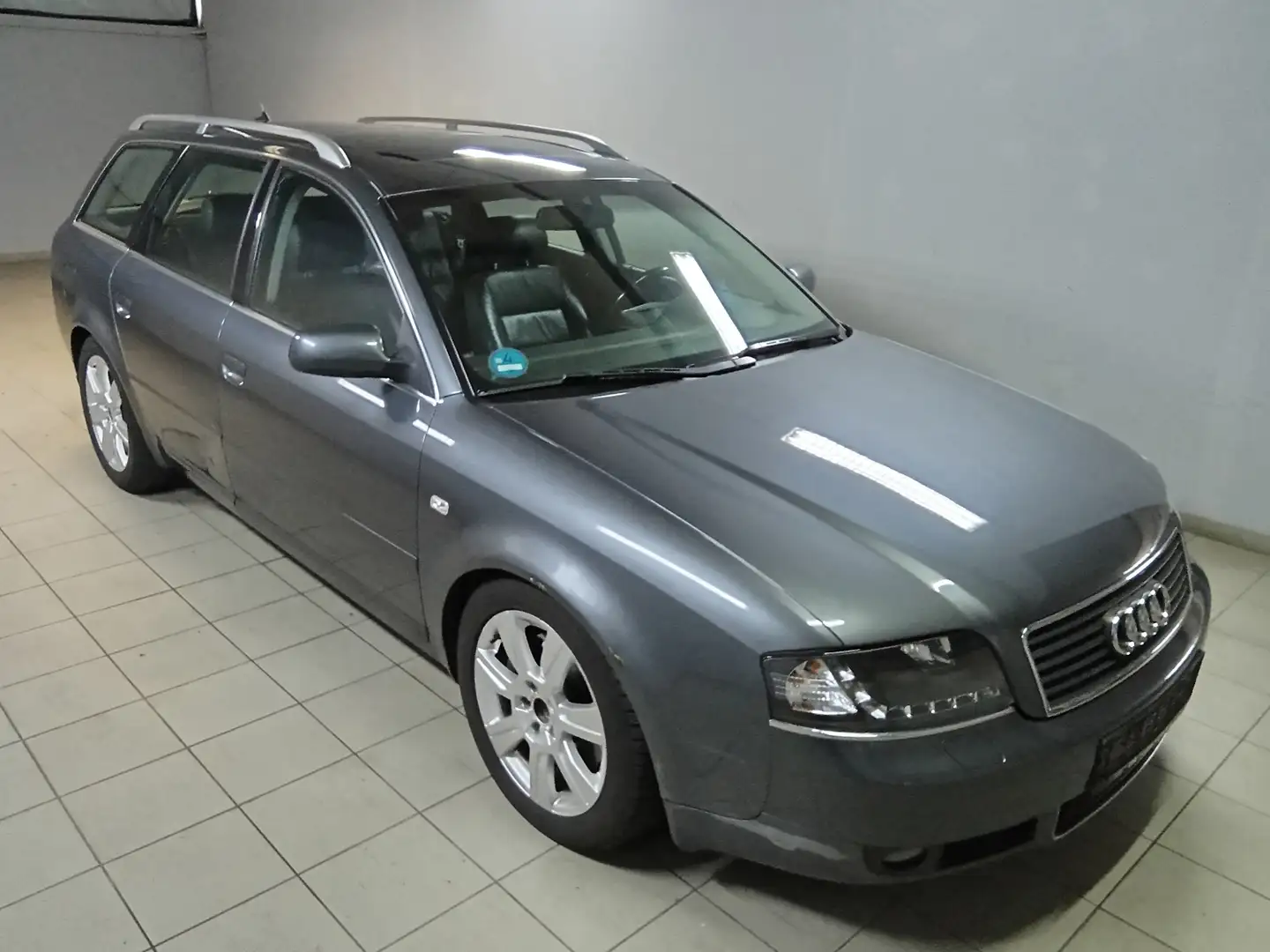 Audi A6 2.5 TDI Gris - 2