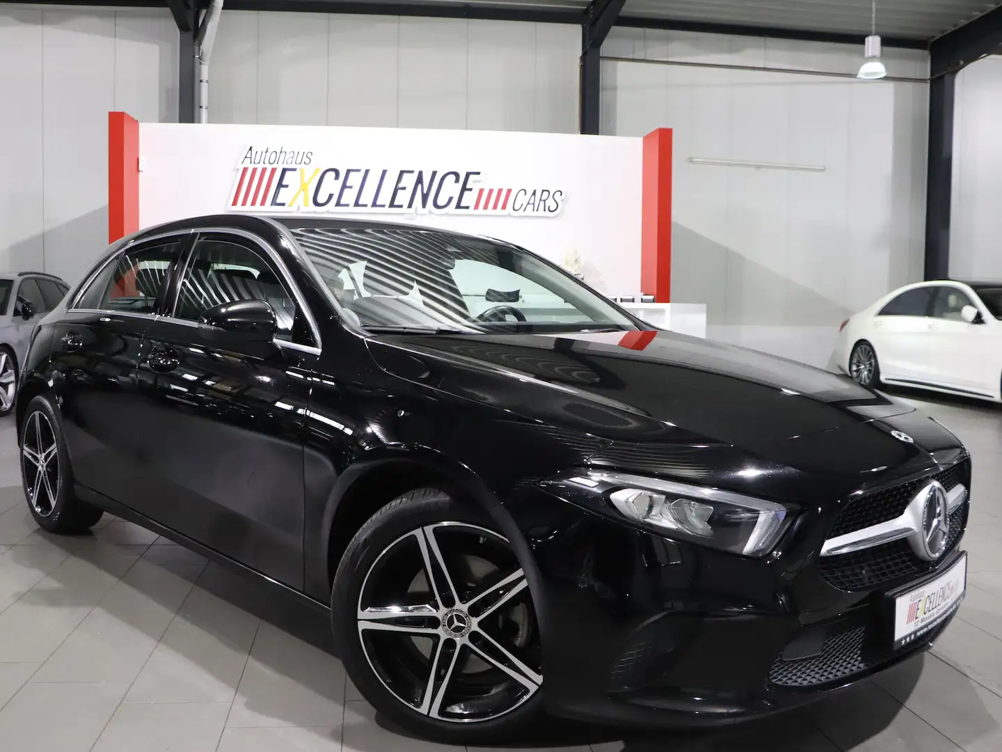 Mercedes-Benz A 200 d BUSINESS PROGRESSIVE SPORT / WIDESCREEN Black - 2