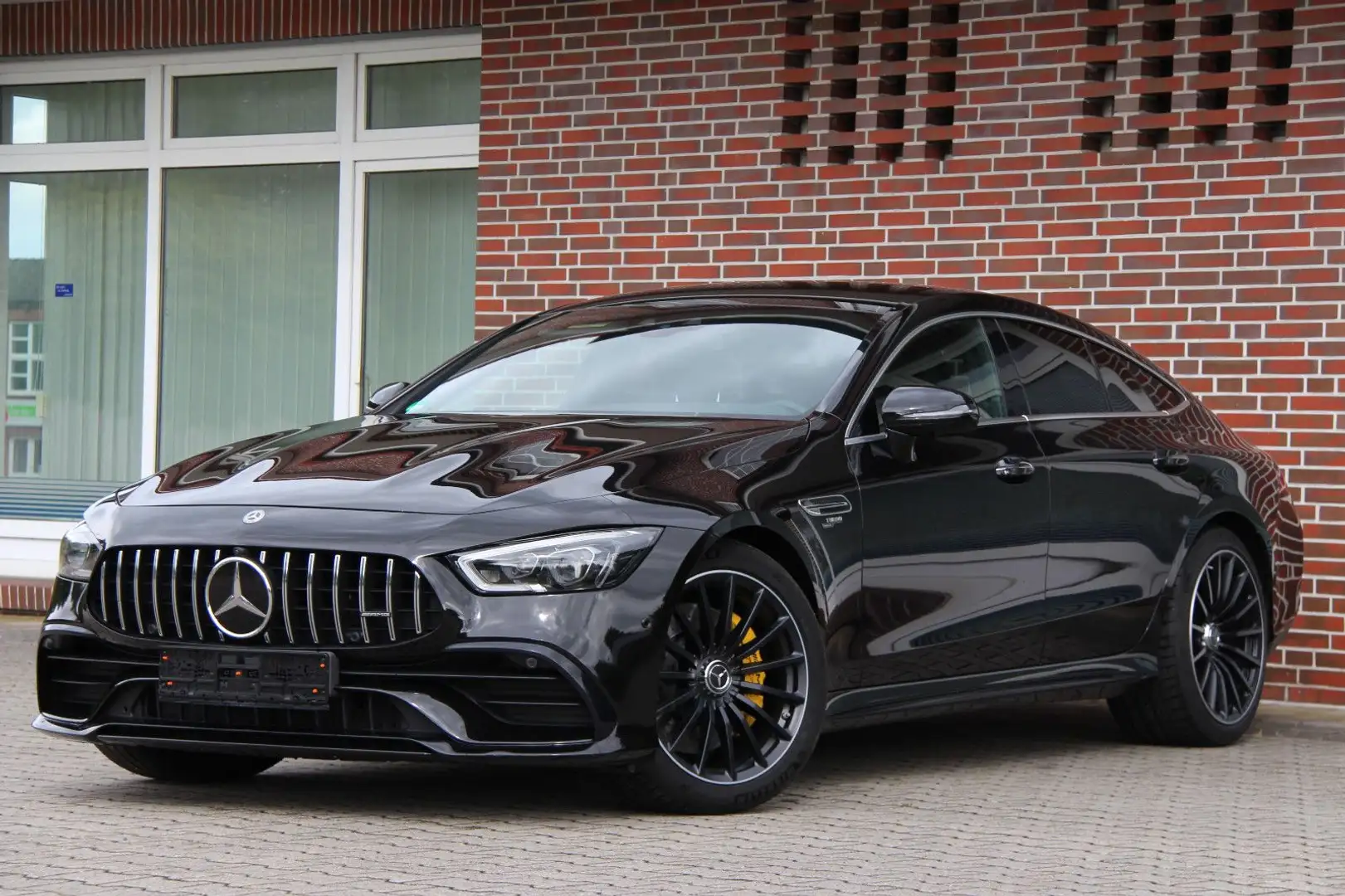 Mercedes-Benz AMG GT 4-trg. 53 4Matic+BURMESTER*DISTRONIC*SOFT Noir - 1