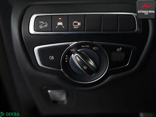 Mercedes-Benz V-Class view 15