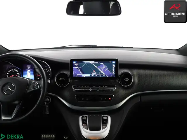 Mercedes-Benz V-Class view 9