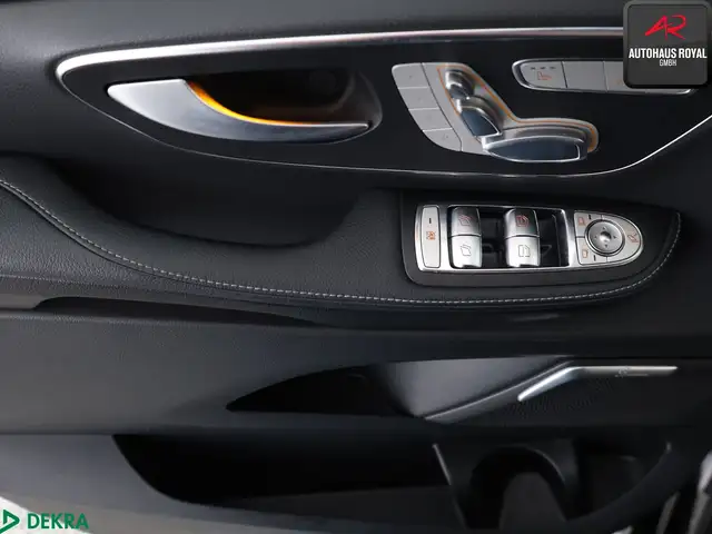 Mercedes-Benz V-Class view 14