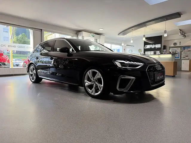 Audi A4 view 4