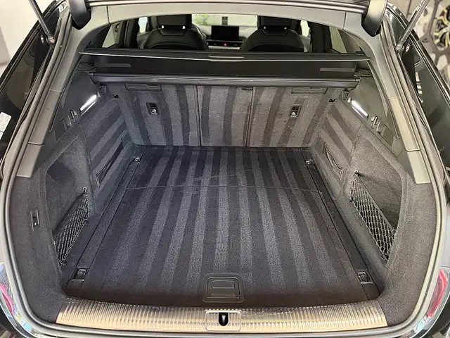 Audi A4 view 12