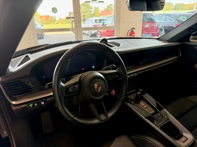 Porsche 911 view 14