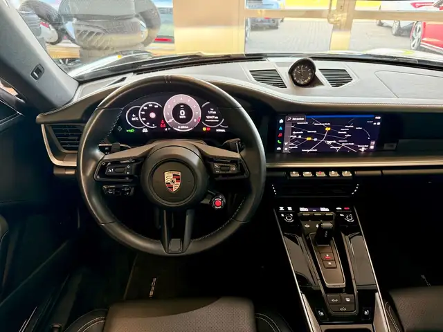Porsche 911 view 15
