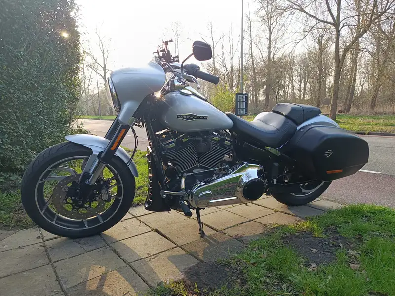 Harley-Davidson Sport Glide - foto 3