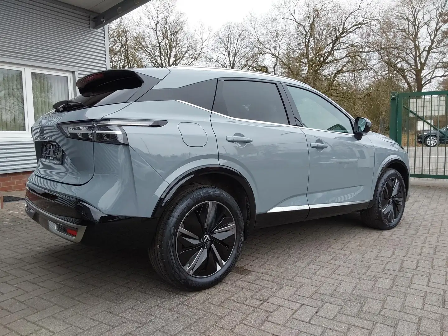 Nissan Qashqai 1.3 DIG-T Mild Hybrid Tekna ACC/SHZ/LED/NAV/KAM... Grijs - 2