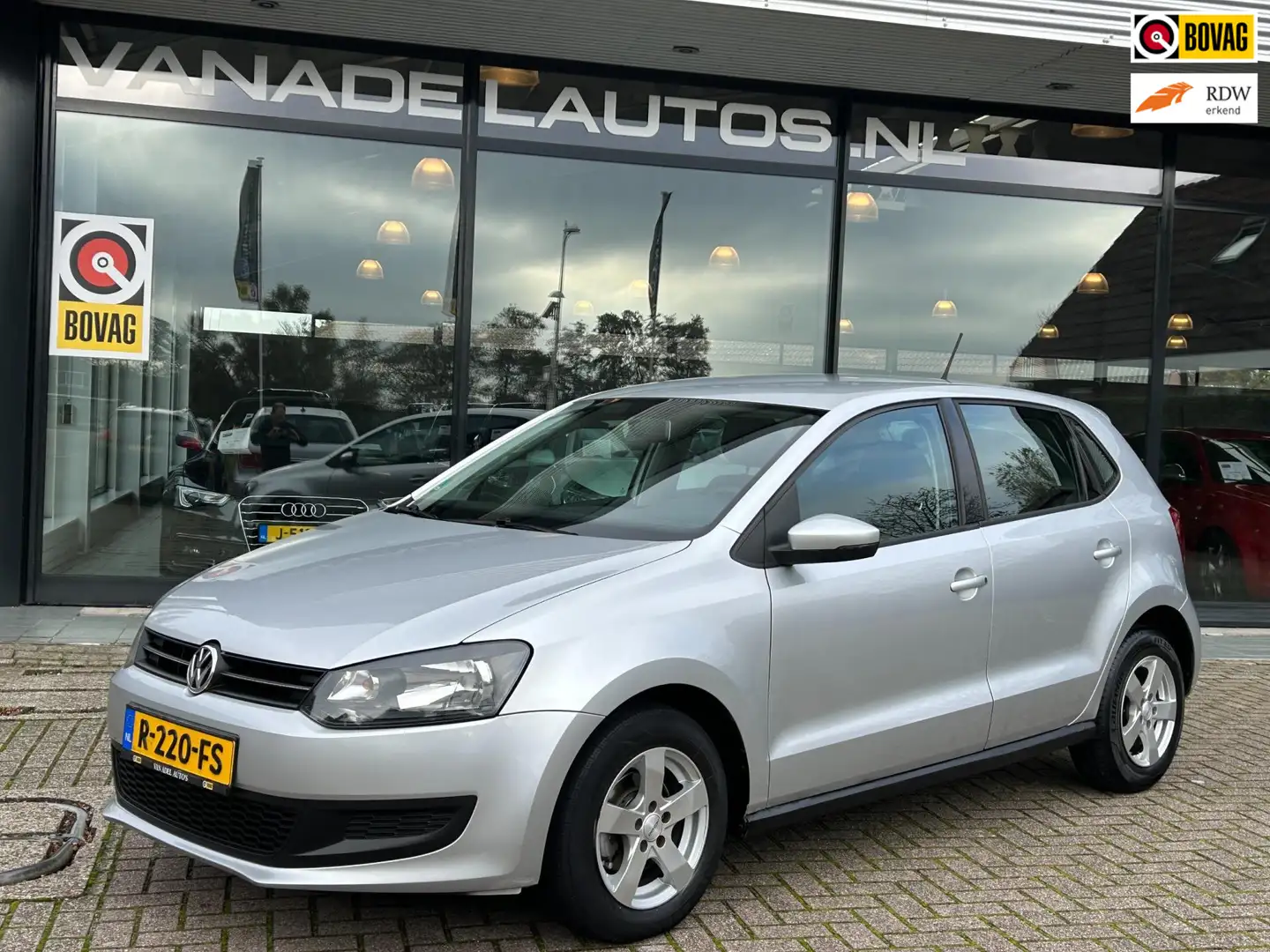 Volkswagen Polo 1.2 Easyline 5Drs App-Connect Navi Airco LM Velgen Grau - 1