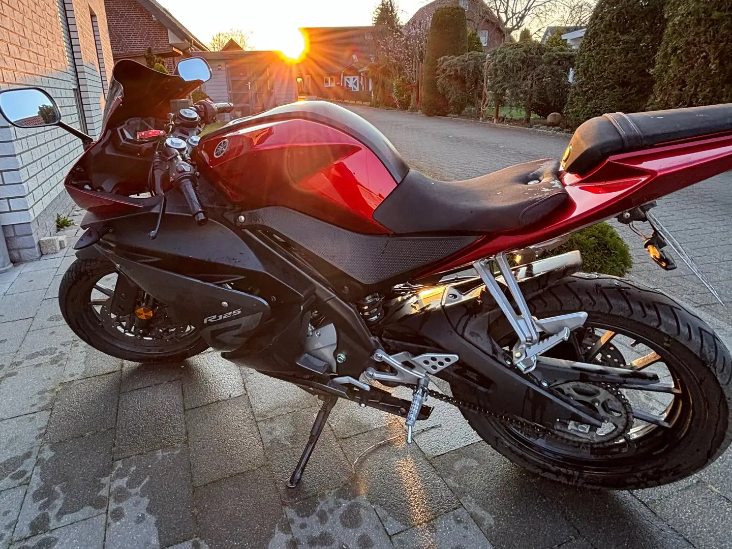 Yamaha YZF-R125 Roşu - 1