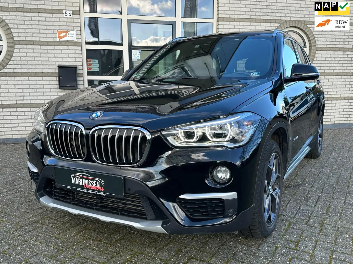 BMW X1 XDrive28i High Executive |EXPORT ONLY| Schwarz - 1