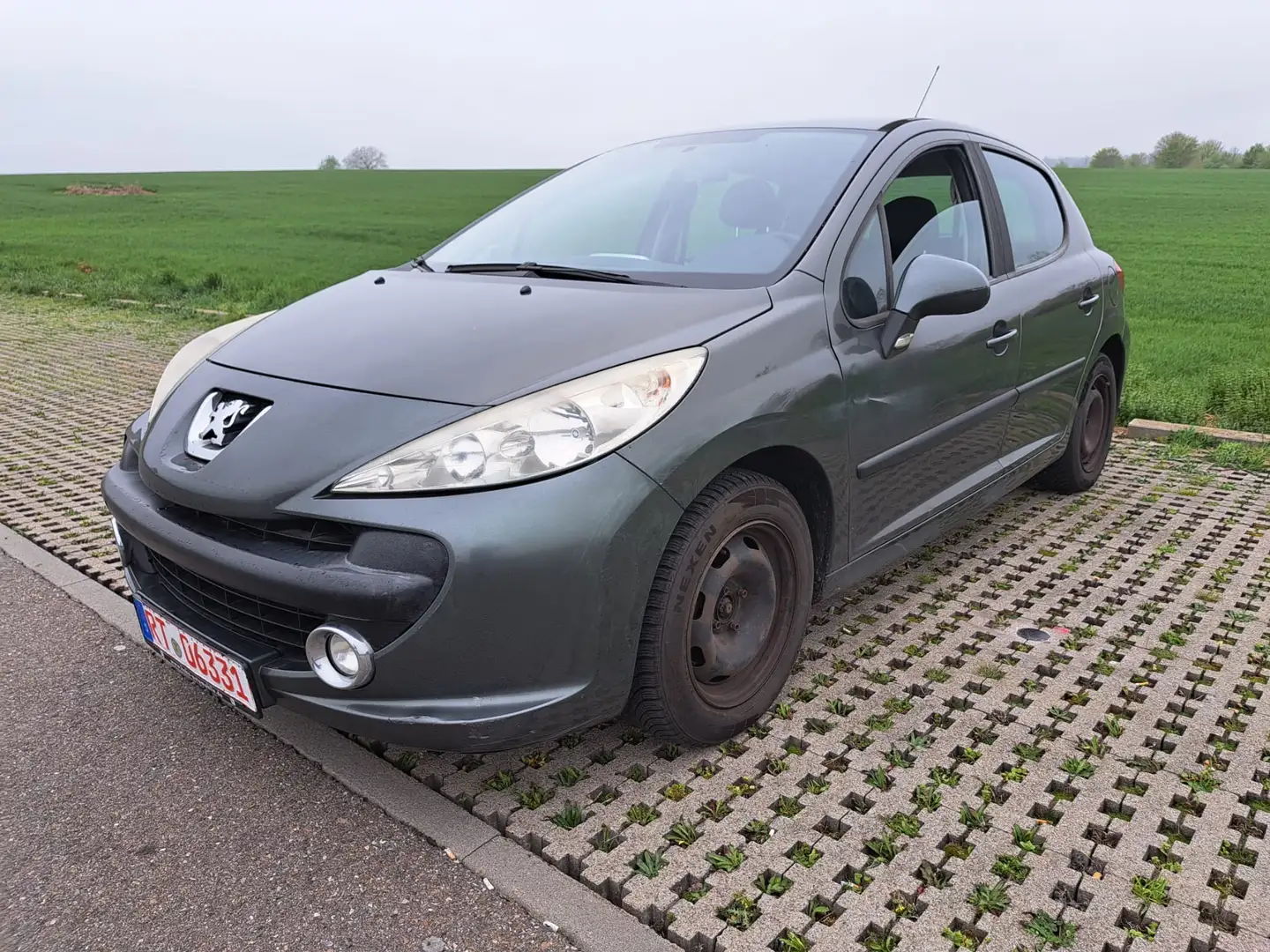 Peugeot 207 90 HDi FAP Gris - 1