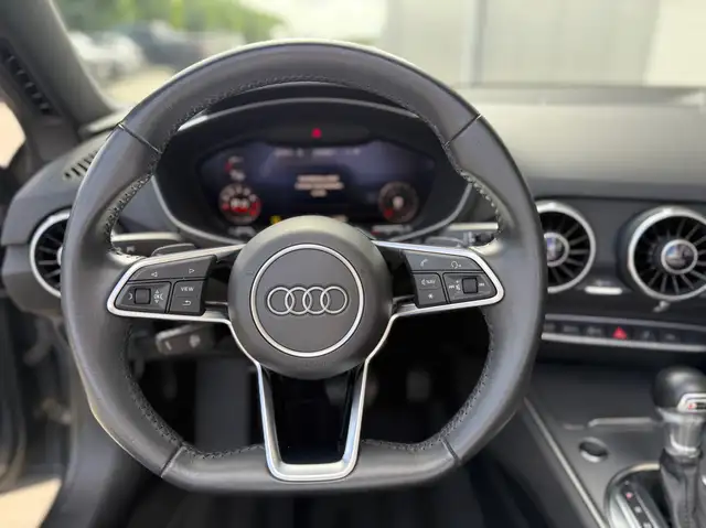 Audi TT view 27