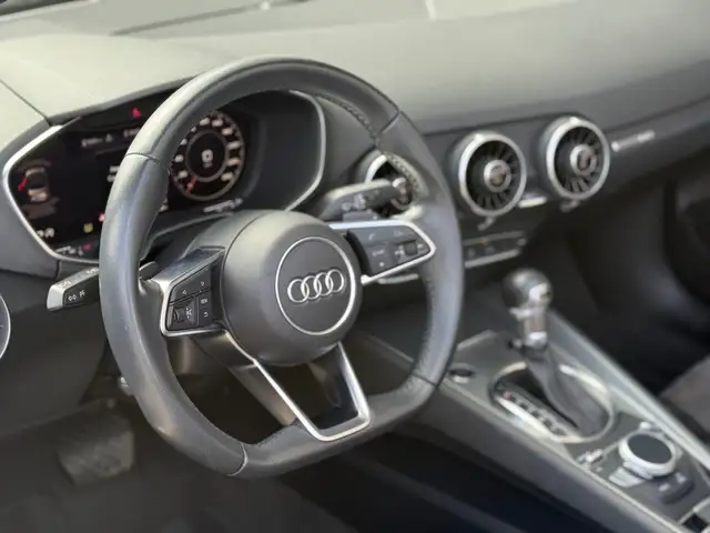 Audi TT view 26