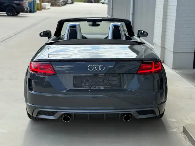 Audi TT view 20