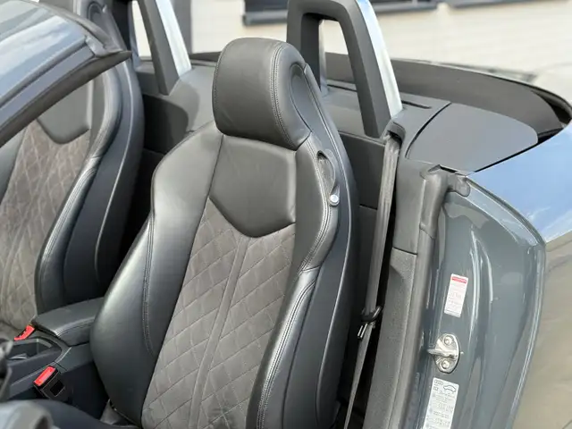 Audi TT view 23