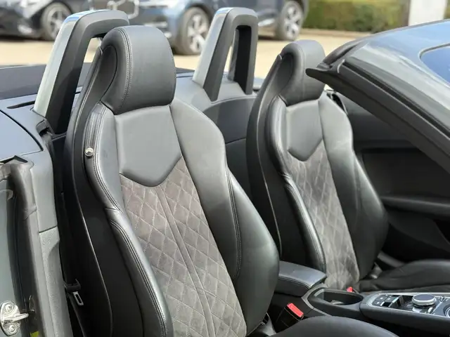 Audi TT view 29