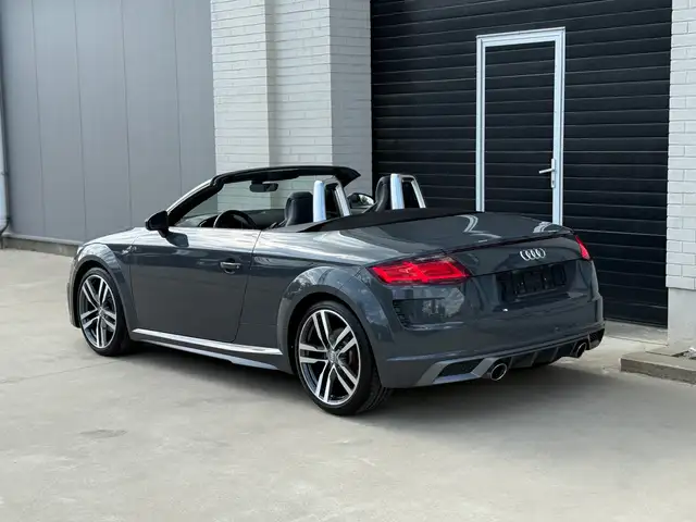 Audi TT view 16