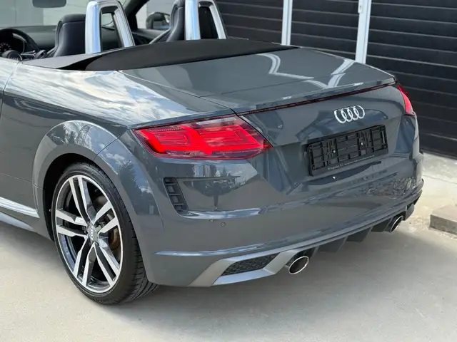 Audi TT view 19
