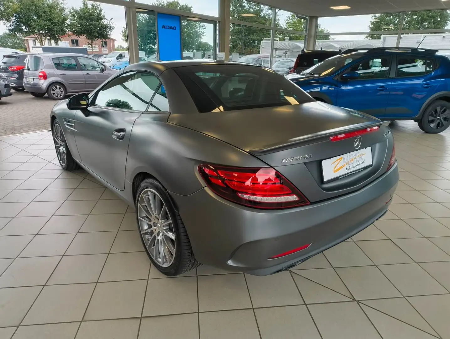 Mercedes-Benz SLC 43 AMG SLC -Klasse Roadster SLC 43 AMG siva - 2