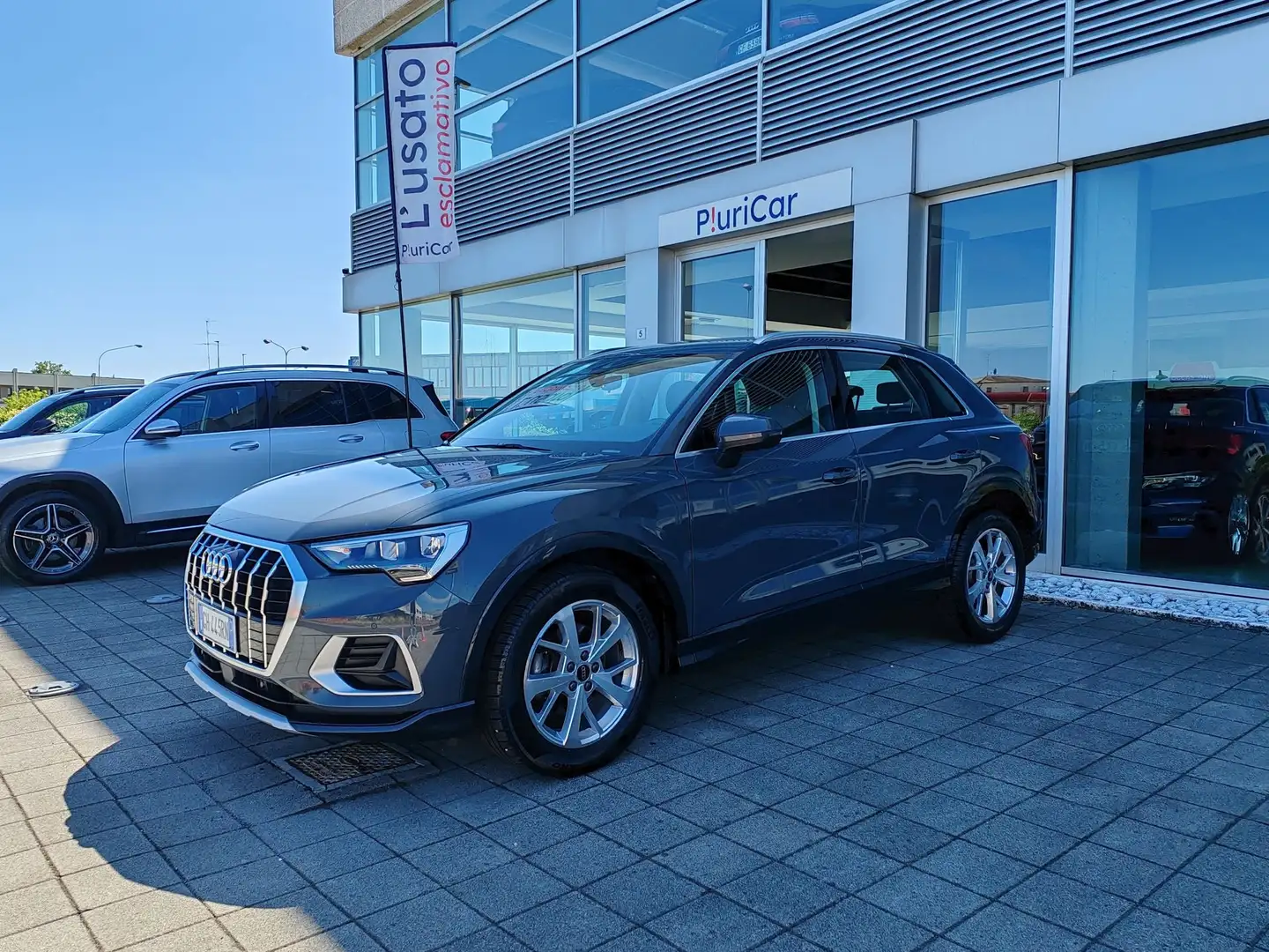 Audi Q3 35 TDI S tronic 150cv FariLED CarPlay/AndroidAuto Grau - 1