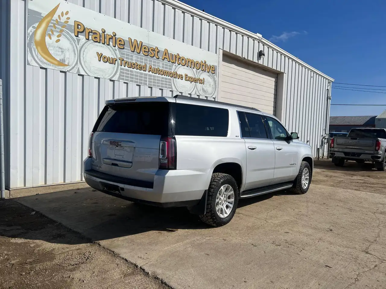 GMC Yukon снимка GMC Yukon