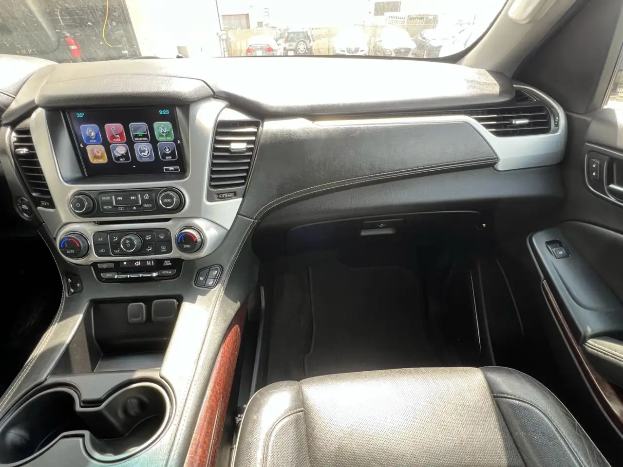 GMC Yukon снимка GMC Yukon