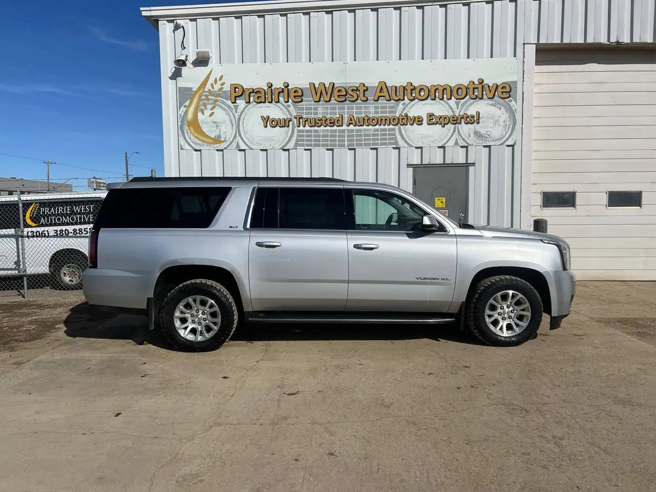 GMC Yukon снимка GMC Yukon