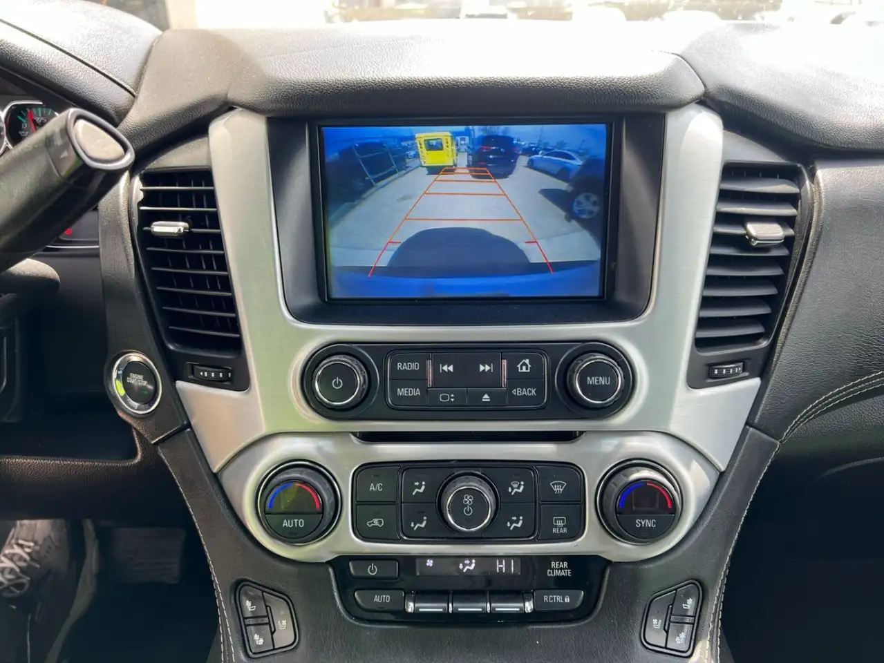 GMC Yukon снимка GMC Yukon