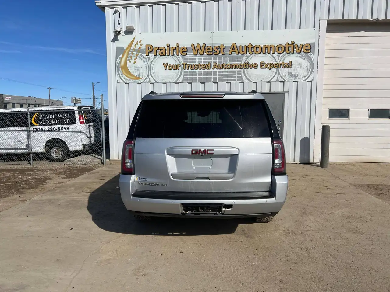 GMC Yukon снимка GMC Yukon